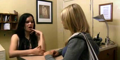 Jenna Ross and Heather Starlet feast on their flanges