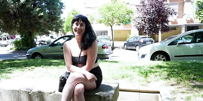 Provocative lass's big tits scene