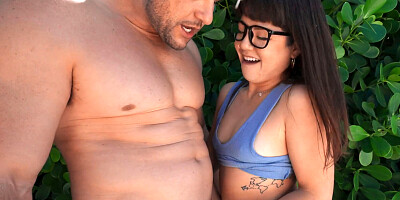 Dude enjoys standing 69 with petite hottie Mochi Mona