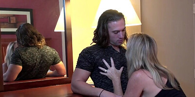 Hot mom (Jodi West)