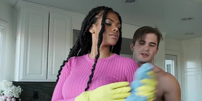 Fucking Ebony Stepmom - Halle Hayes