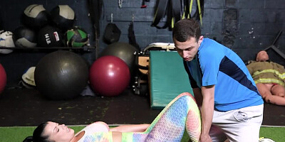 Young fitness coach fucks the divorced brunette in the gym
