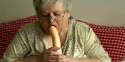 OMAHOTEL hard dildos and BBW grannies