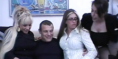 Watch amazing girl's xxx