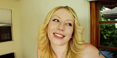 Smiling cutie's cumshot video