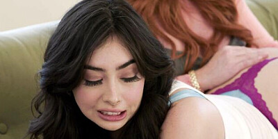 Smiling Sophia Locke and Chloe Surreal - anal fingering smut - Mommy's Girl
