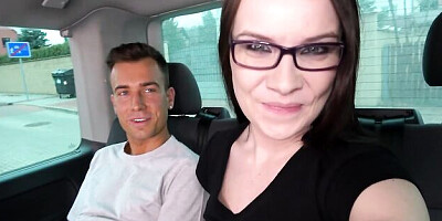 Elite Jamie Oliver at oral clip