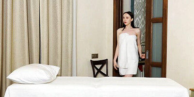 Cover-girl Dusya at defloration massage movie