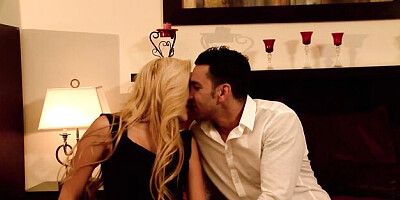 Watch dazzling Zoey Foxx's trailer