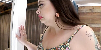Big tits video with provocative Sydney Screams and Sydney from Jeffs Models