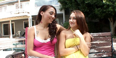 Lesbians dirt with sweet doxie from Zizi Vids