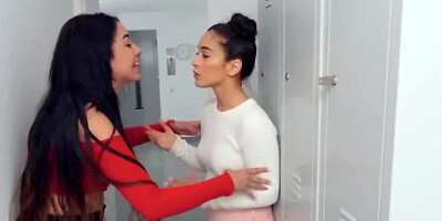 Sex shows that the boy and ex-girlfriend still love each other