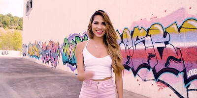 Ramon Nomar and Baby Nicols are fucking on the street