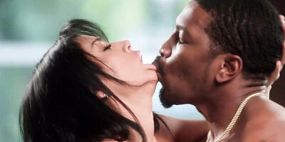 Featuring Queenie Satee's natural tits dirt