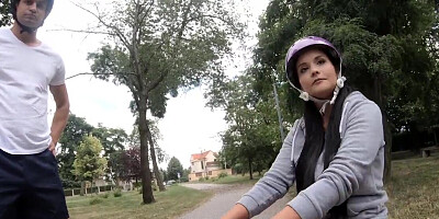 Dude is going to worship his GF as she gets fucked