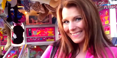 Deutsche Schlampe auf dem Rummel gefickt