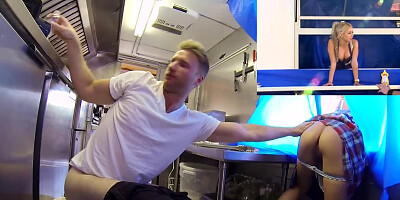 Pretty lass at a hot dog stand gets her pussy served