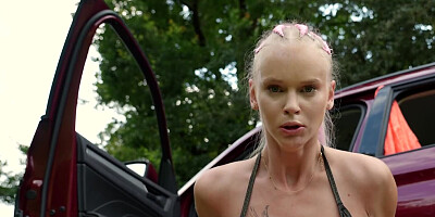 Ravishing blonde Ariela Donovan enjoys fucking in the open air