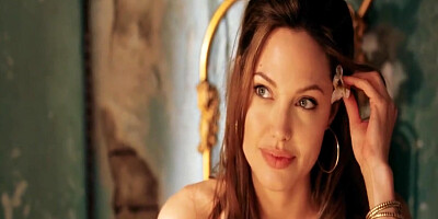 Angelina Jolie - Mr And Mrs Smith