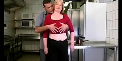 Crazy mom needs extreme penetrations