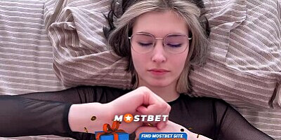 Stepsister doesn't want to go to school, she wants to get fuck