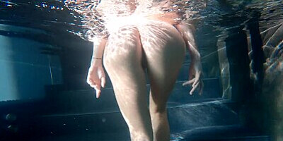 We Did it Again! Risky Fucking in Public Sauna!