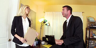 BANGBROS - Secretary Alex Grey Has Sex In The Office With El Jefe