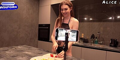 Backstage. A blogger was fucked on a cooking show