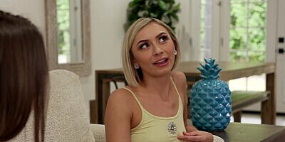 Maya Woulfe to Chloe Temple, I wanna Play With your Pussy, It sounds super juicy - S1:E7