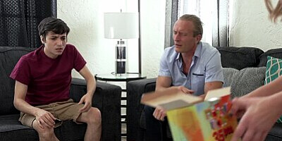 SwapGame Night: 'Guess whose Pussy This Is' With Jordan Maxx & Madison Summers - S4:E6