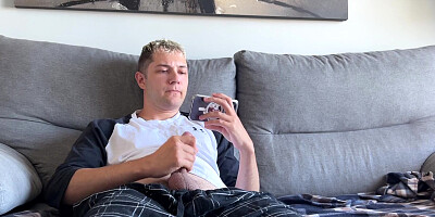 Step Sister Came Home Early And Caught Step Brother Jerking Off and Handjob Him While Watching Porn!
