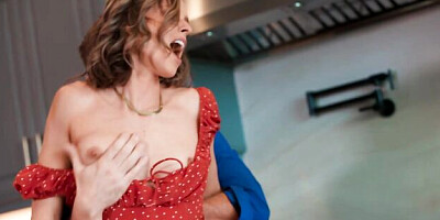 Watch erotic Serenity Cox's xxx