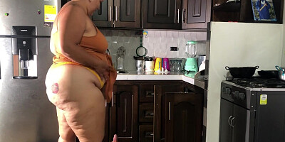 GIRL HIRES PLUMBER TO FIX BROKEN PIPE AND PAYS HIM WITH A FUCK