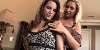 Devon Lee's oralsex action by Total Lesbian