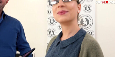 Czech Babe Therese Bizzare Banged Deep By Casting Agent After Interview - VIP SEX VAULT