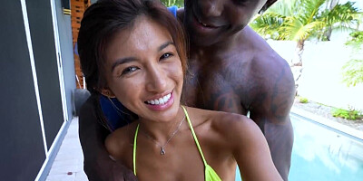 Clara Trinity touches a black cock to cheat and it is great