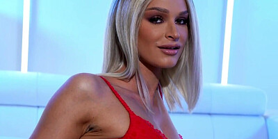 Blonde double penetrated during interracial threesome