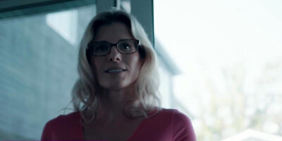 Blonde feels like porn queen when she tempts the teen