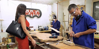 Busty slag takes the two dicks of the horny workers