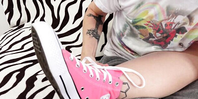 Divine Sara Star at curvy action