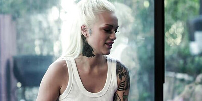 She Seduced Me featuring Alex Grey and Leah Gotti's babe scene