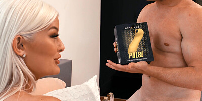 Very thick cougar Julie Cash fucked hard by Van Wylde