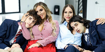 Outstanding Desiree Dulce and Mia James - double blowjob xxx - Mom Swap