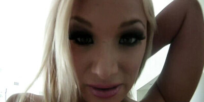 Sophisticated Shyla's rubbing clit scene