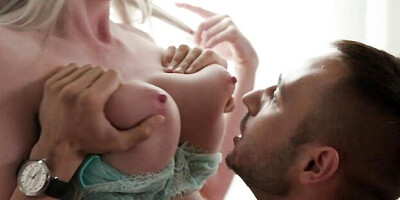 Watch fiery Naomi Ryder's dirt