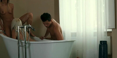Two horny blondes are giving blowjobs to one lucky man