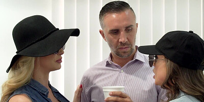 Horny sex addicts have a threesome after a meeting