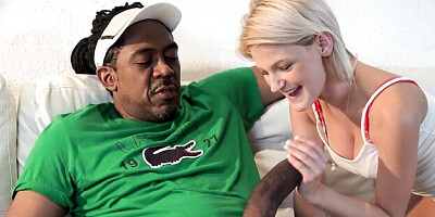 Natural tits smut with femme fatale Hope Harper and Dredd from Interracial Pass