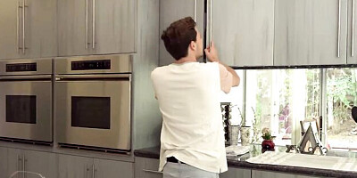 Extravagant Victoria Voxxx at petite scene