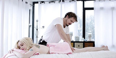 Promiscuous Lexi's small tits action